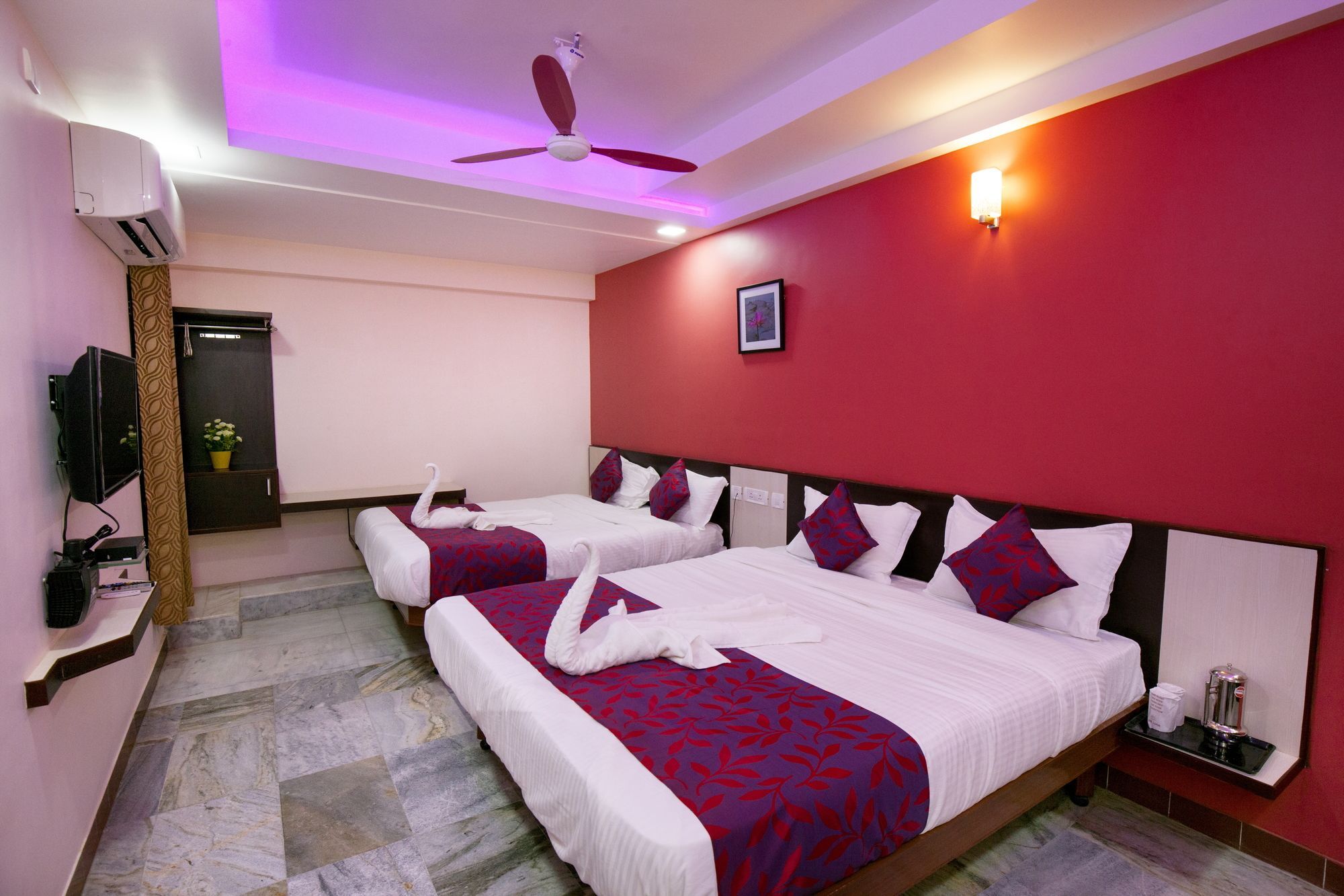 Lotus Hotel